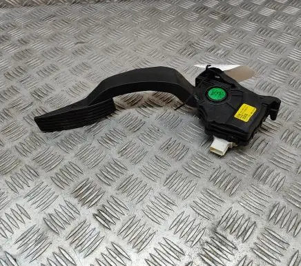 Opel Mokka Accelerator throttle pedal 95087911