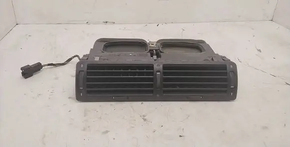 BMW 7 E38 Dash center air vent grill 8390111 8370320