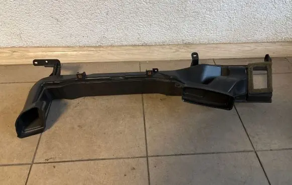 Chevrolet Corvette C7 Cabin air duct channel 22761509