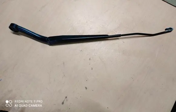 Cadillac SRX Front wiper blade arm 24023384