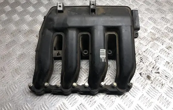 BMW 1 E81 E87 Intake manifold 7787318 7788194