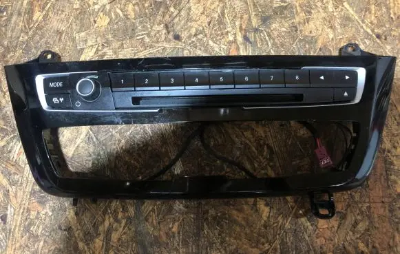 BMW 1 F20 F21 Head unit multimedia control 6814187