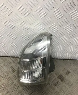 Nissan X-Trail T30 Front indicator light