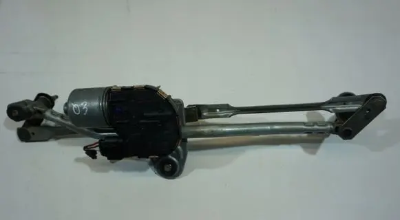 Audi RSQ3 Front wiper linkage 