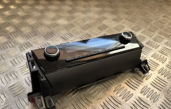 Toyota Yaris Cross Climate control unit 75K702 8640G36