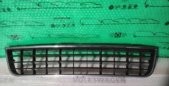 Audi A6 S6 C5 4B Front bumper lower grill 4B0807683E 4B0807683