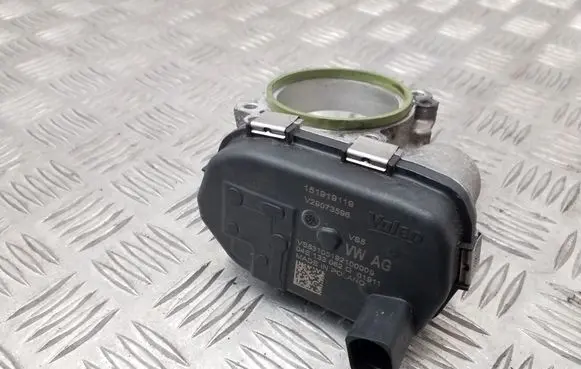 Volkswagen Golf VII Throttle valve 04E133062Q