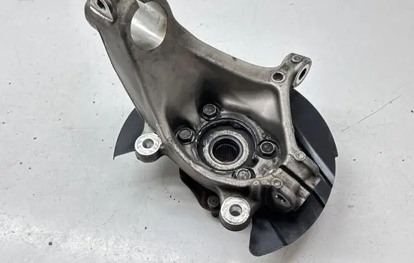 Nissan Rogue Front wheel hub 