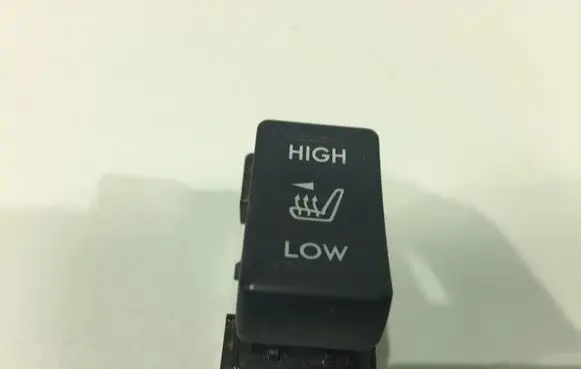 Subaru Outback Seat heating switch 1822B