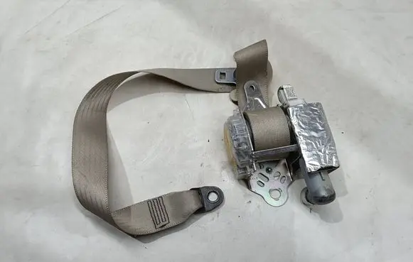 Lexus RX 330 - 350 - 400H Front seatbelt 7K7290P 113690 0432114