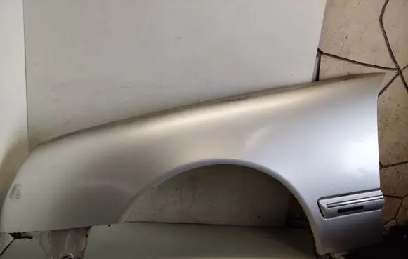 Mercedes-Benz E W210 Fender 