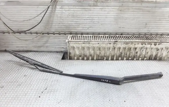 Nissan X-Trail T30 Windshield/front glass wiper blade 
