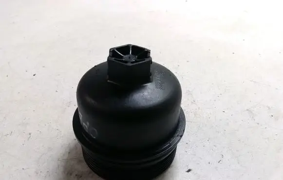 Opel Corsa D Oil filter cover 6790967580