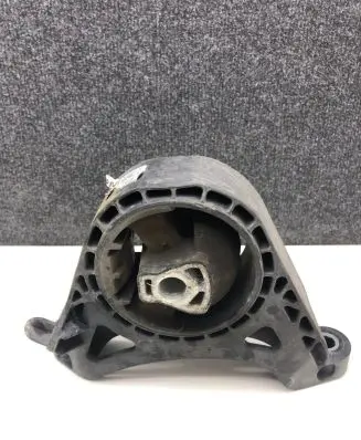 Opel Insignia A Engine mount bracket 230006