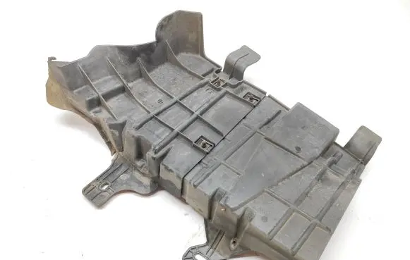 Citroen DS5 Engine splash shield/under tray 9676377380