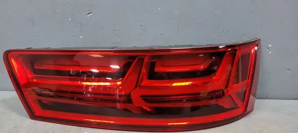 Audi Q7 4M Tailgate rear/tail lights AU736SAE12S 20900203 QNS00H