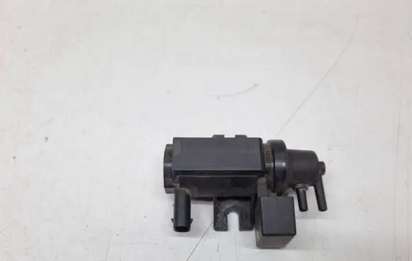 BMW 3 E92 E93 Turbo solenoid valve 7805391 11747805391