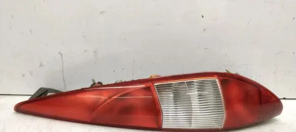 Ford Mondeo Mk III Rear/tail lights E49577
