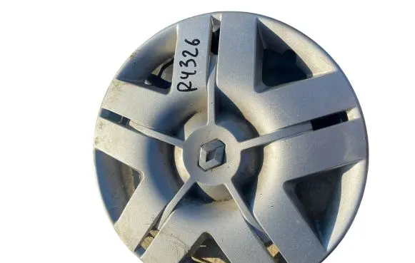 Renault Megane II R16 wheel hub/cap/trim 8200114723