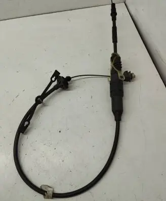 Volkswagen PASSAT B3 Clutch cable 357721335E
