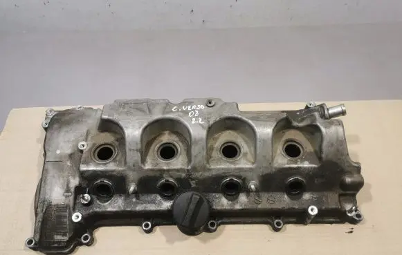 Toyota Corolla Verso AR10 Rocker cam cover 