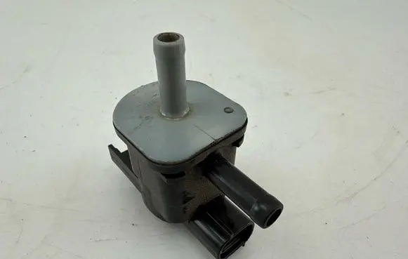 Toyota C-HR I Turbo solenoid valve 9091012276