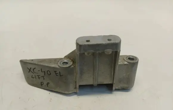Volvo XC40 Engine mounting bracket 31686306