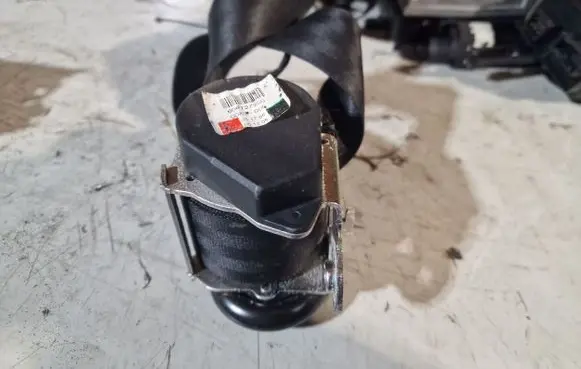 Audi Q7 4L Front seatbelt 606727200