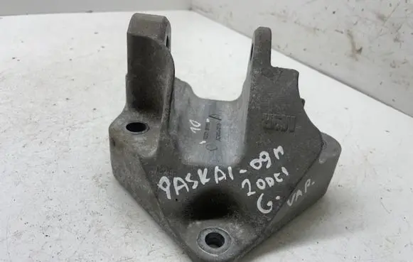 Nissan Qashqai Engine mounting bracket 11332JD700