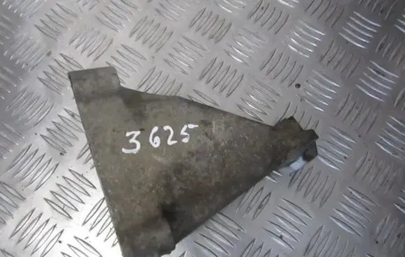 Mercedes-Benz C W203 Engine mounting bracket a2712230804