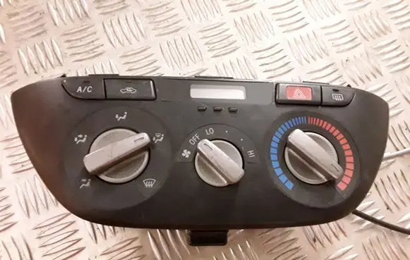 Toyota RAV 4 (XA20) Climate control unit 5590042100