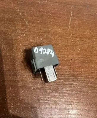Mercedes-Benz A W169 Other relay A0025422619 D1084