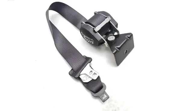 Isuzu Rodeo Middle seatbelt (rear) 5152321SGB