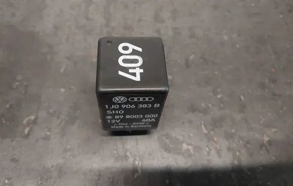 Volkswagen PASSAT B5 Other relay 1J0906383B 409 898003000