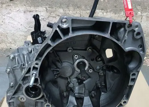 Dacia Sandero Manual 5 speed gearbox JH3336