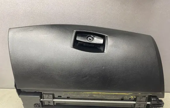 BMW 5 E60 E61 Glove box 7034080 81010000 110707H