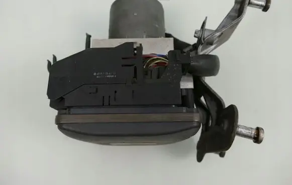 Mercedes-Benz CLS C219 ABS Pump A2114313712