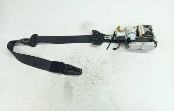 Volkswagen Touareg II Front seatbelt 7P0857705D