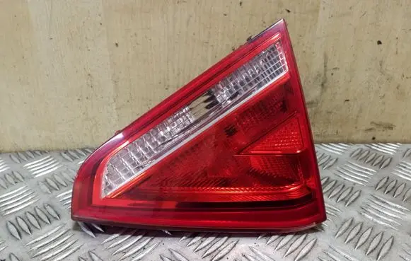 Audi A5 8T 8F Tailgate rear/tail lights 8T0945094