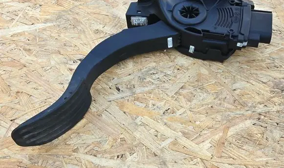 Volvo V70 Accelerator throttle pedal 6G929F836BD 6PV00922001