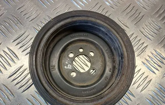 Volkswagen Golf V Crankshaft pulley 03G105243