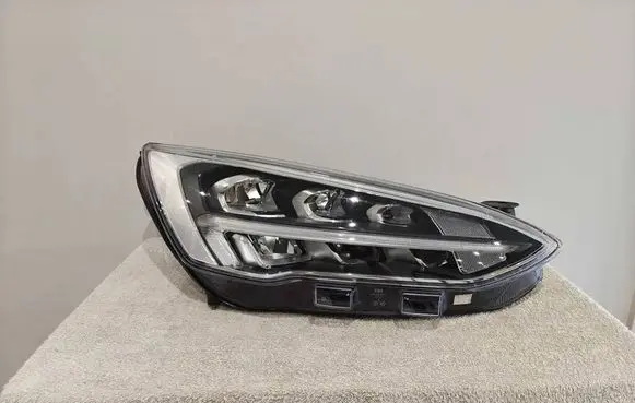 Ford Focus Headlight/headlamp JX7B13E014AE