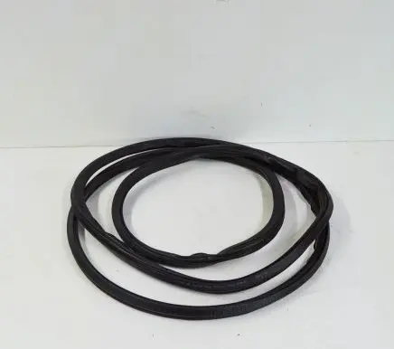 Audi A8 S8 D4 4H Engine compartment rubber 4H0823731E