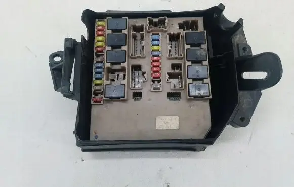 Renault Clio III Wing mirror control module 