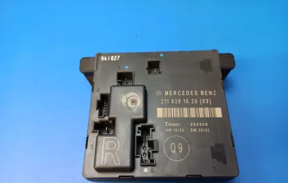Mercedes-Benz E W211 Door control unit/module 2118201626