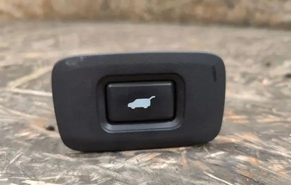 Acura ZDX Tailgate/boot open switch button M26893