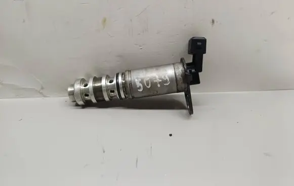 BMW 5 F10 F11 Camshaft vanos timing valve 13150943
