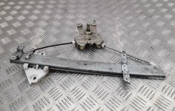 Rear door manual window regulator