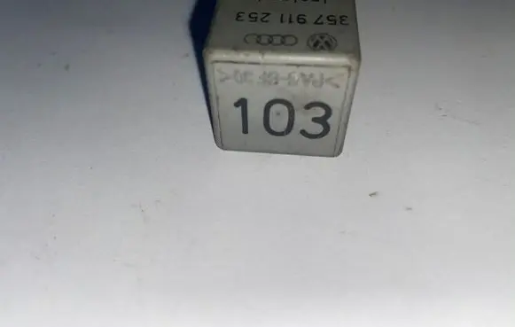 Volkswagen Golf IV Other relay 357911253