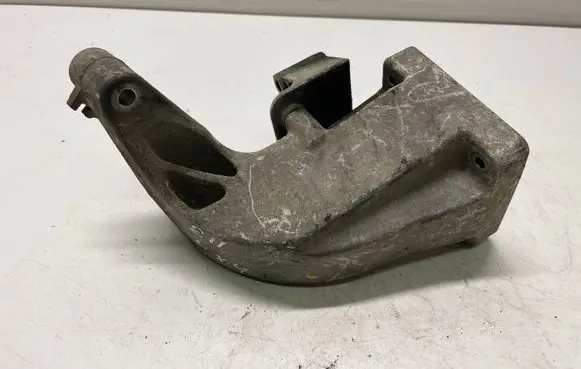 Mercedes-Benz E W211 Engine mounting bracket A6422230704